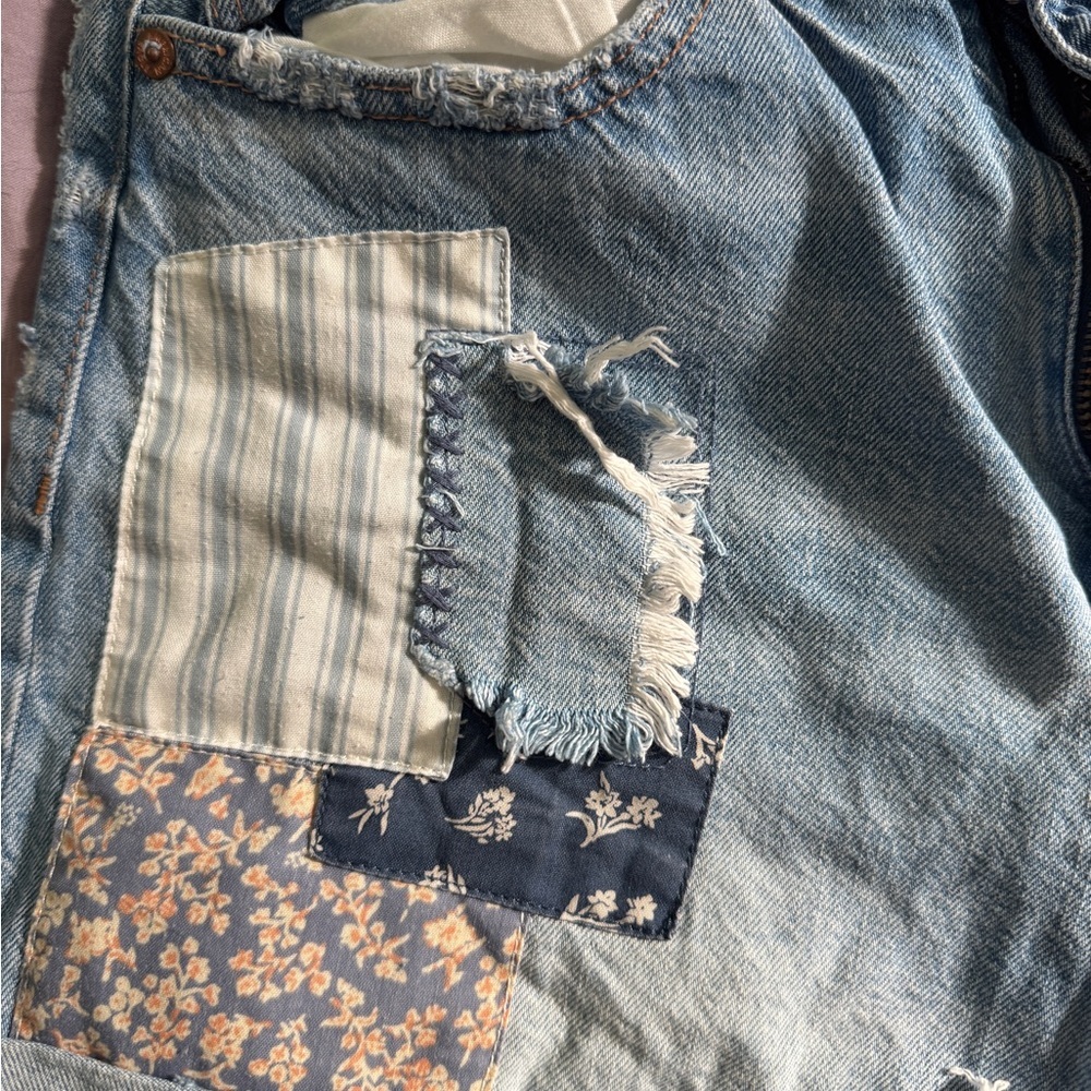 4/$25 American Eagle Outfitters Women's Blue Patchwork Denim Shorts - Picture 3 of 9